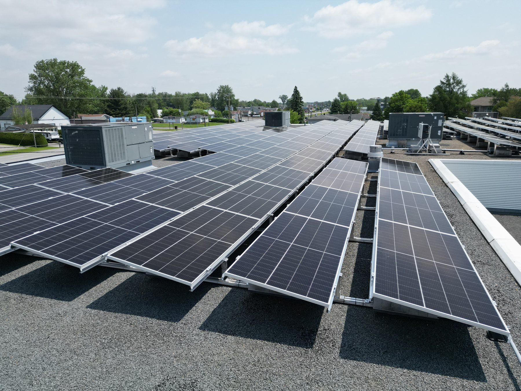 Commercial rooftop solar installation